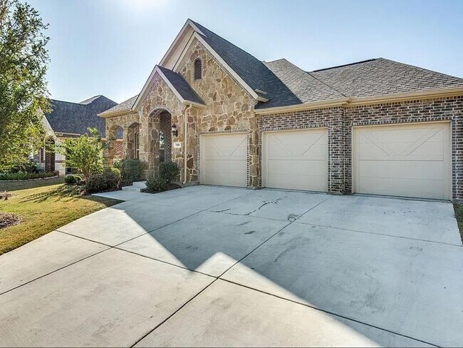 Building Photo - Beautiful 3-bedroom, 2-bathroom Single Fam...