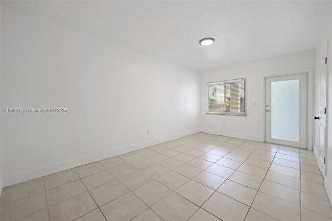 Foto del edificio - 550 NE 82nd Terrace