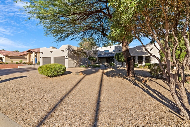 Building Photo - 2882 S Palmer Dr