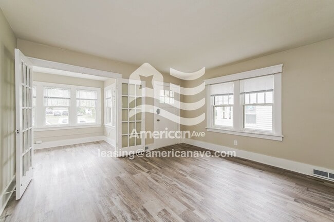 Building Photo - 1305 N Meade St