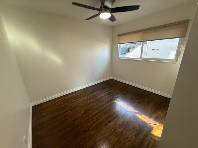 Building Photo - 316 Calle Miramar