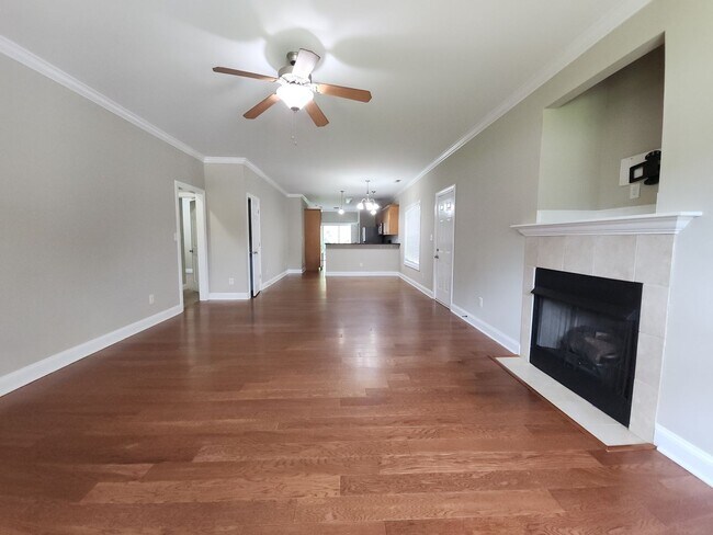 Building Photo - 116 Wild Oak Dr