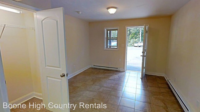 Building Photo - 151 Summit Woods Dr
