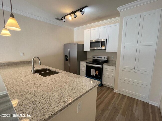 Foto del edificio - 8290 Park Way