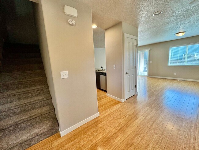 Building Photo - Nearly New, wonderful Townhome - Walmart- ...