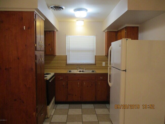 Foto del edificio - 7474 Centauri Rd