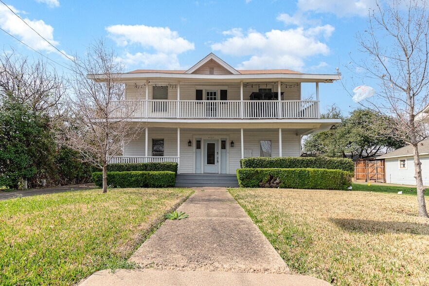Foto principal - 4505 Worth St