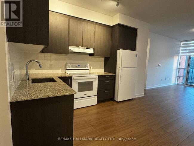 Building Photo - 1010 Dundas St E