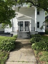 Building Photo - 13 Lawn Ave