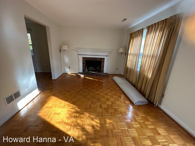 Foto del edificio - 3 br, 1.5 bath House - 282 Albert Court