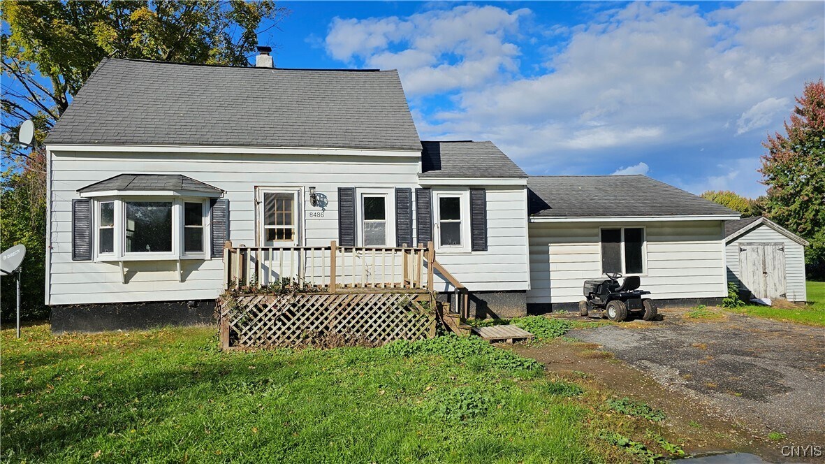 Foto principal - 8486 Button Rd