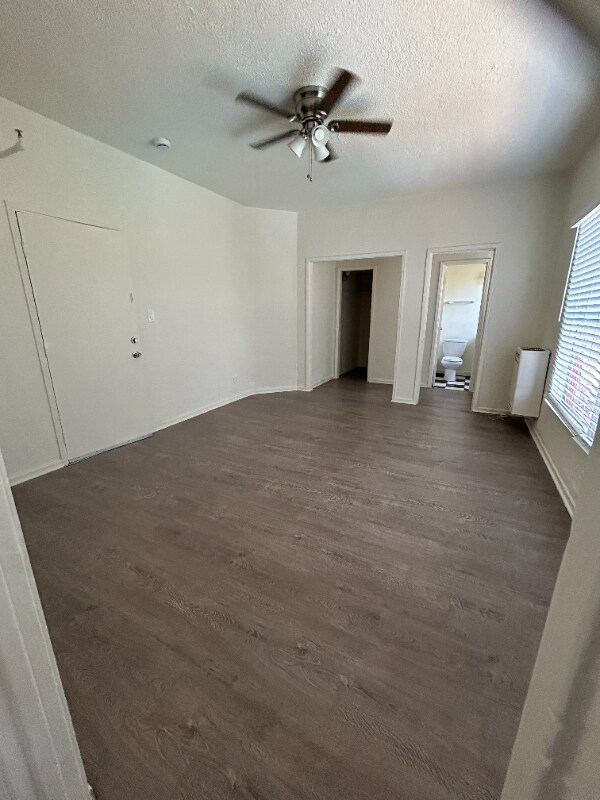 Foto del edificio - 4367 Oakwood Ave