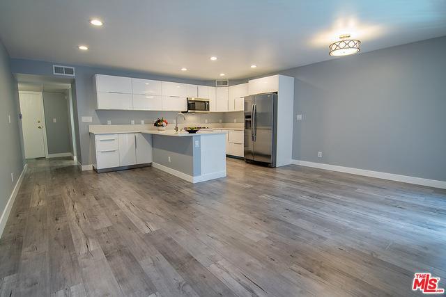 Foto del edificio - 2700 Cahuenga Blvd E