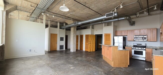Building Photo - 505 Whitehall St SW