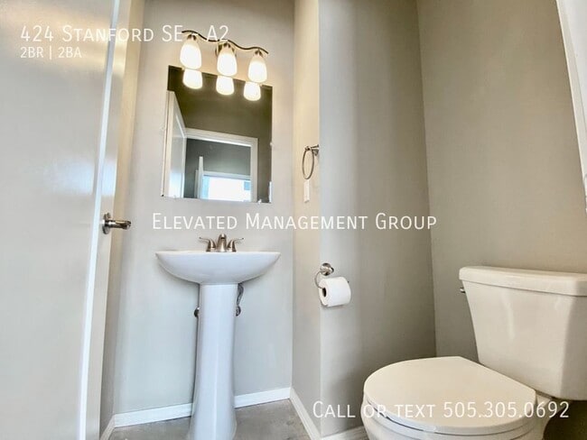 Foto del edificio - 424 Stanford Dr SE