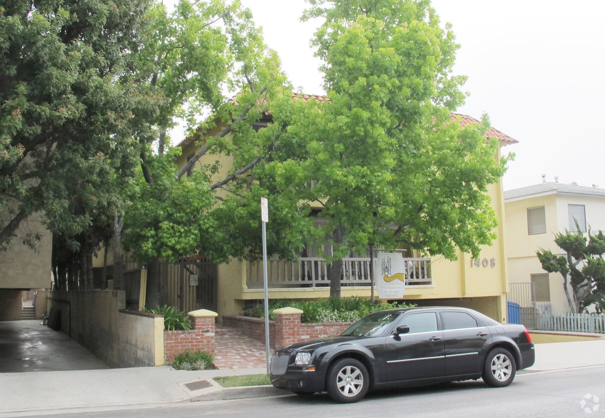 Building Photo - 1408 Armacost Ave