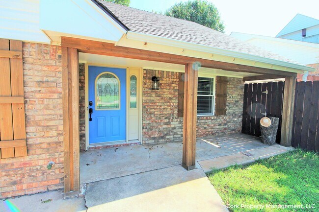 Building Photo - 609 Belle Air Ave