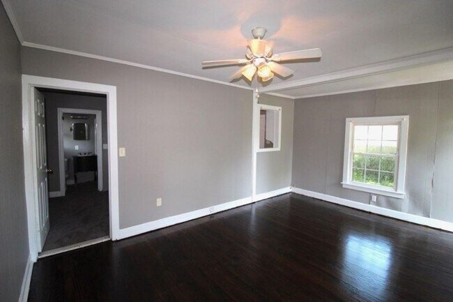 Foto del edificio - Charming Park Circle Bungalow