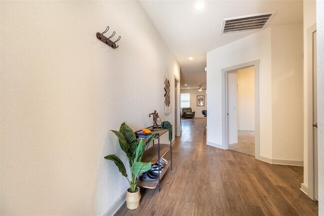 Foto del edificio - 280 Tequilana Pass