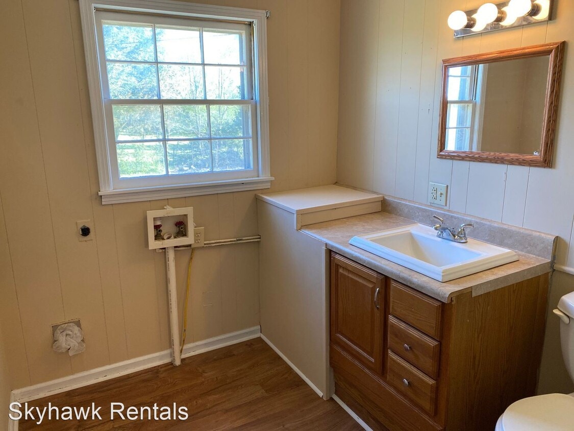 Primary Photo - 3 br, 1.5 bath House - 730 Reed Rd.
