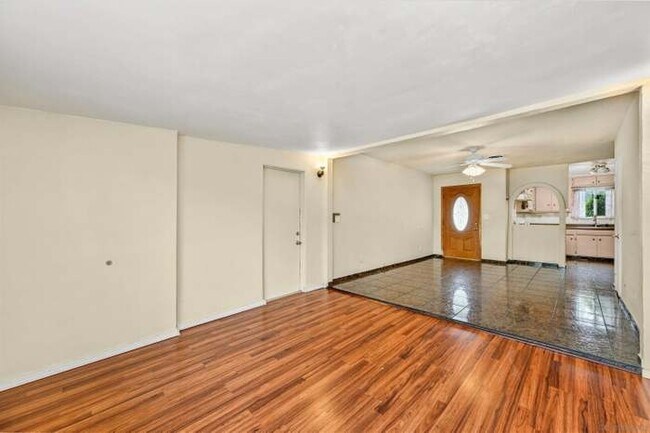 Foto del edificio - 714 Begonia St