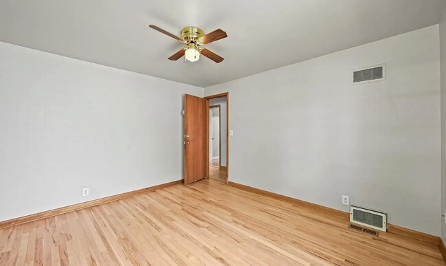 Foto del edificio - 5355 S Windermere St