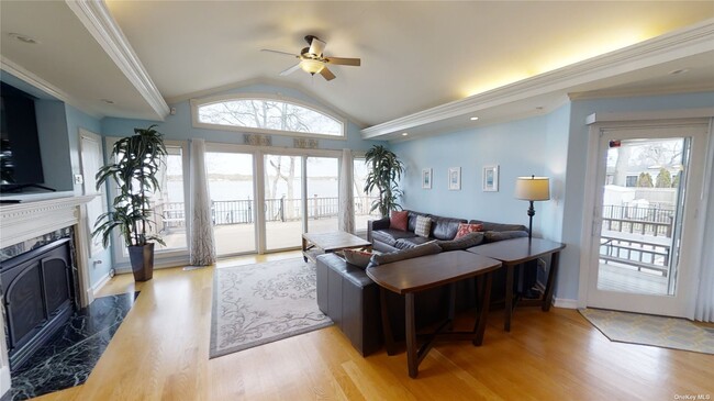 Building Photo - 136 Crystal Beach Blvd