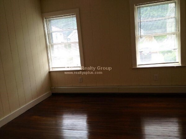 Foto del edificio - 49 Dana Ave