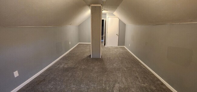 Building Photo - 3225 W 58th St