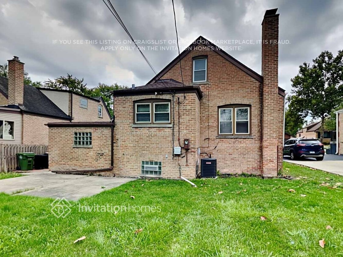 10933 S Tripp Ave, Oak Lawn, IL 60453 | Apartments.com