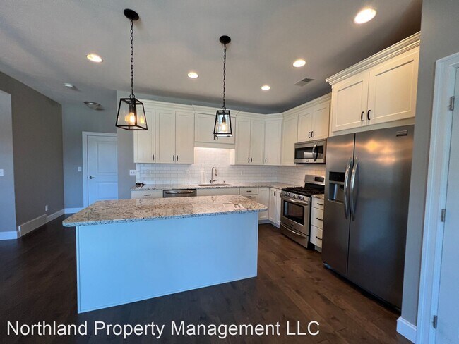 Foto del edificio - 3 br, 2.5 bath House - 966 Lake Ridge Dr #18