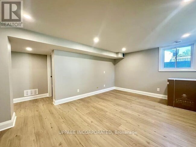 Building Photo - 126 Norice St