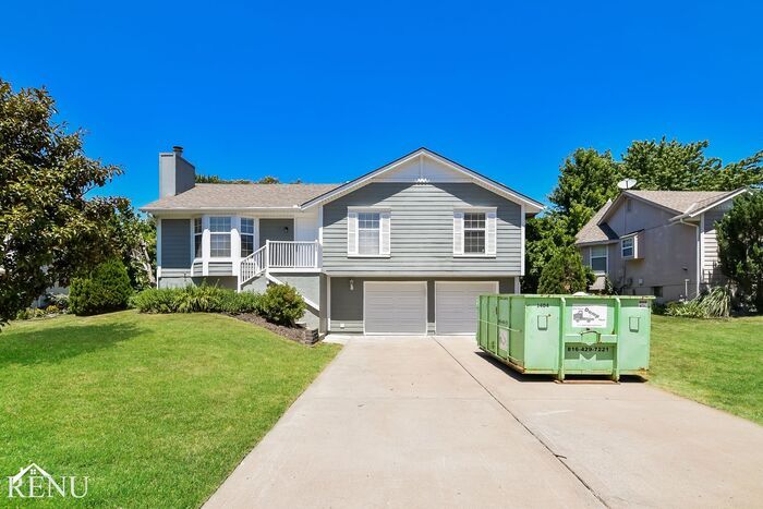 Foto principal - 308 NE Dreamweaver Ave