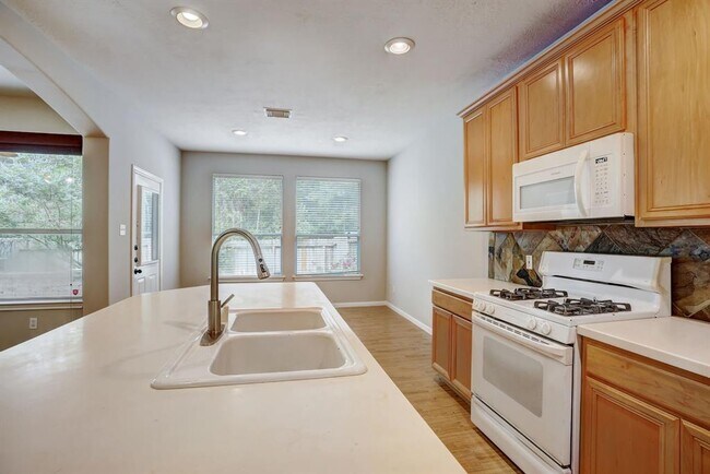 Building Photo - 95 Ledgestone Pl