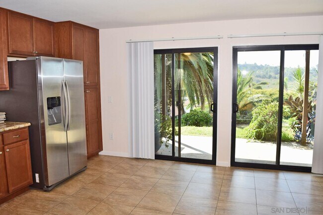 Building Photo - 2428 Caminito Ocean Cove