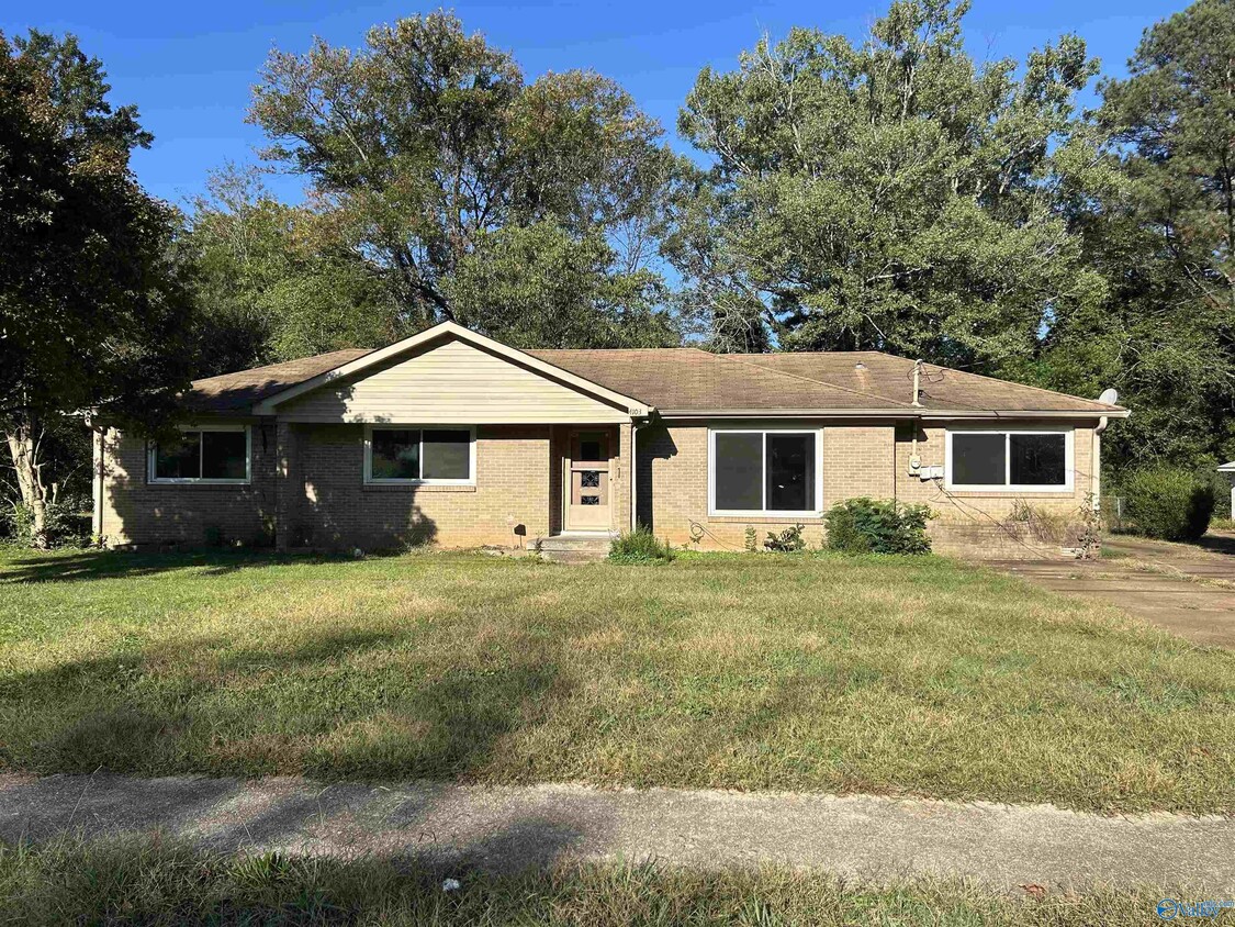 Foto principal - 4103 Lakeview Dr NW