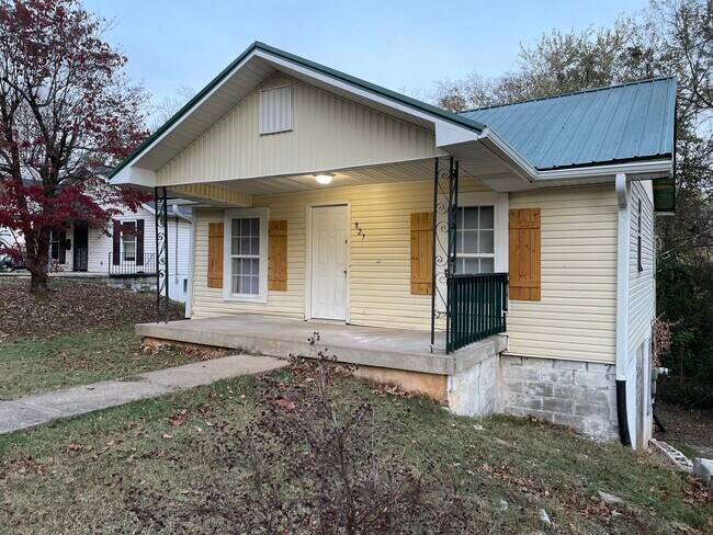 Building Photo - 827 Cumberland Dr