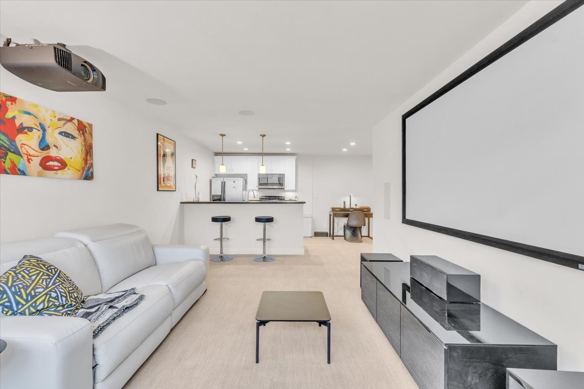 Foto principal - 10982 Roebling Ave