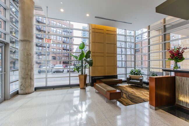 Fotografía del edificio - 700 Larrabee N St