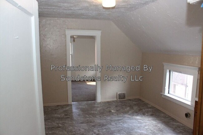 Foto del edificio - West Side Duplex