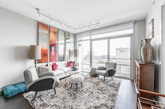 Foto del edificio - High-Rise Apartments 1-3 Beds!