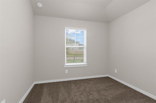 Building Photo - 38710 Yellowstone Dr
