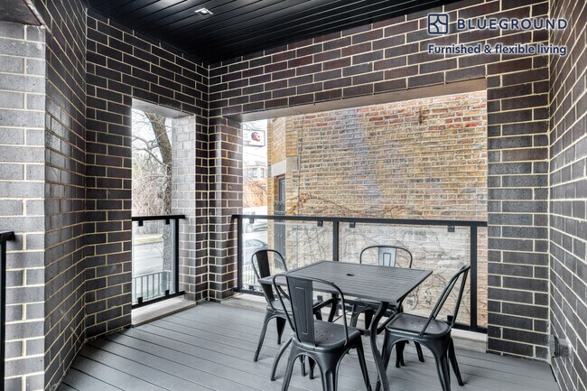 Foto del edificio - 2034 N Avondale Ave