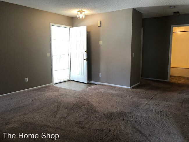 Building Photo - 6673 W Tropicana Ave
