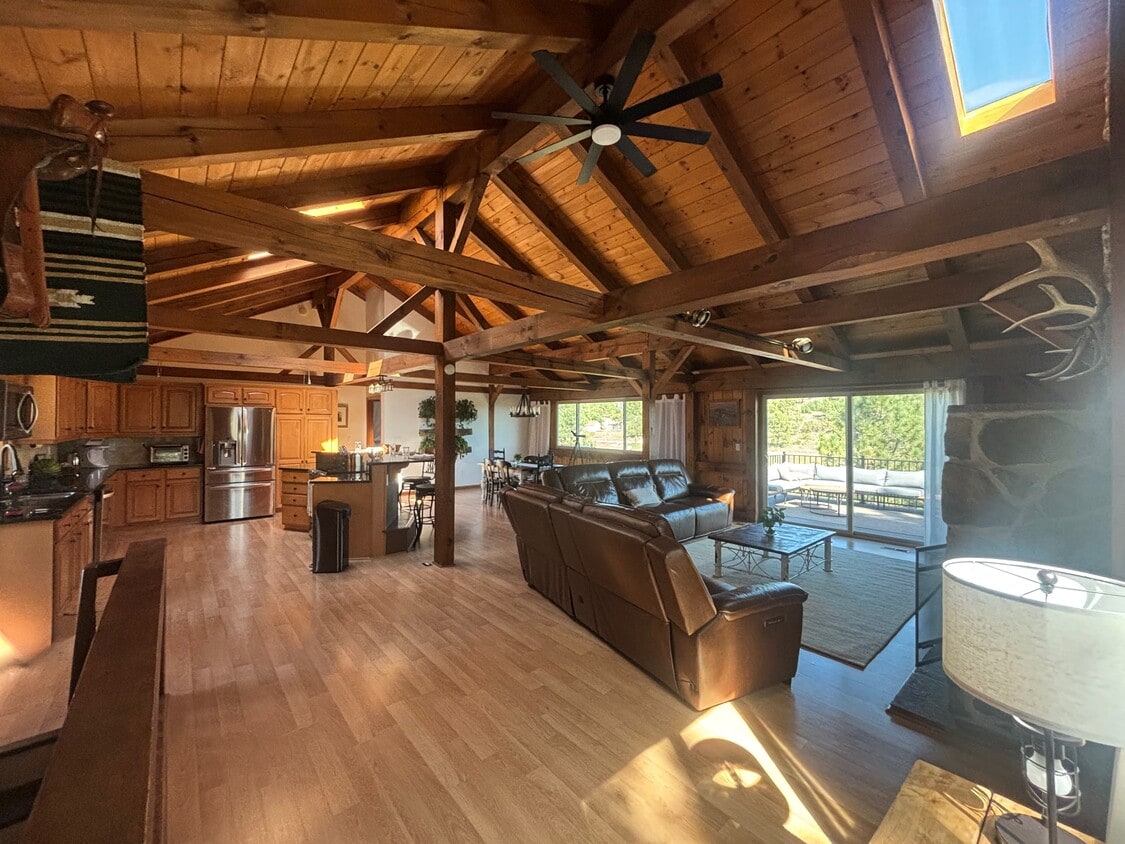 Foto principal - 525 W Woodmen Rd