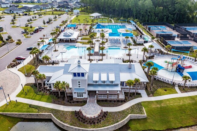 Foto del edificio - 121 Thistleton Wy