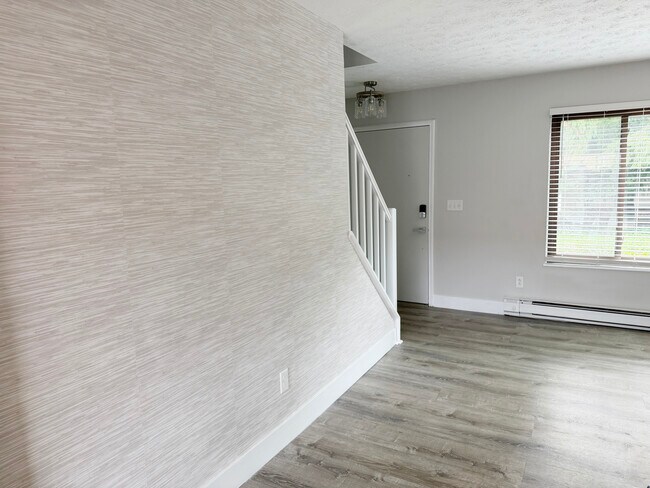 Living Room - 7050 Chillicothe Rd