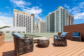 Building Photo - 1460 Ocean Dr