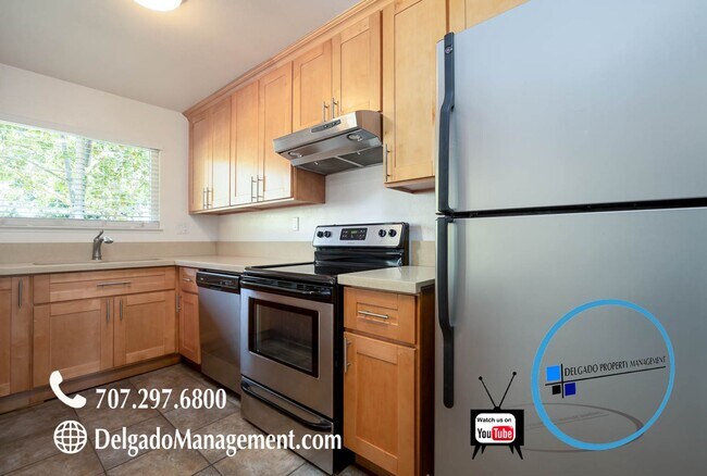 Building Photo - Benicia Newly remodeled Maingate Condo