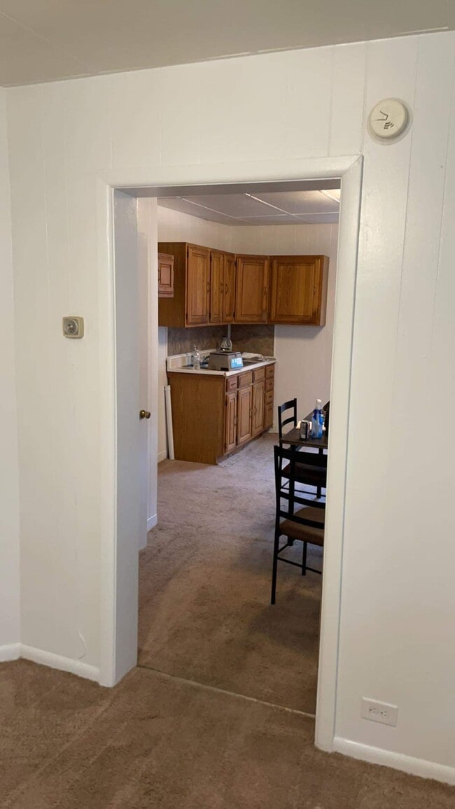 Building Photo - 410 Guyan St